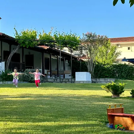 The 4 Travellers Halkidiki סיווירי